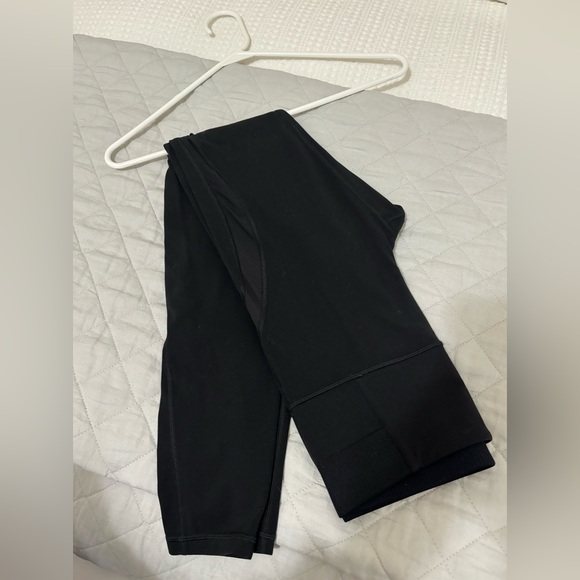 Athleta Black Legging with Mesh Lining on Thigh Side - Picture 1 of 2